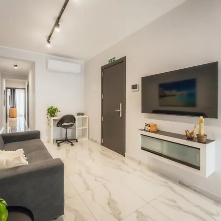 Daire New - Only Unit 2, Modern 2-bedroom With Common Heated Jacuzzi By Sf Homes