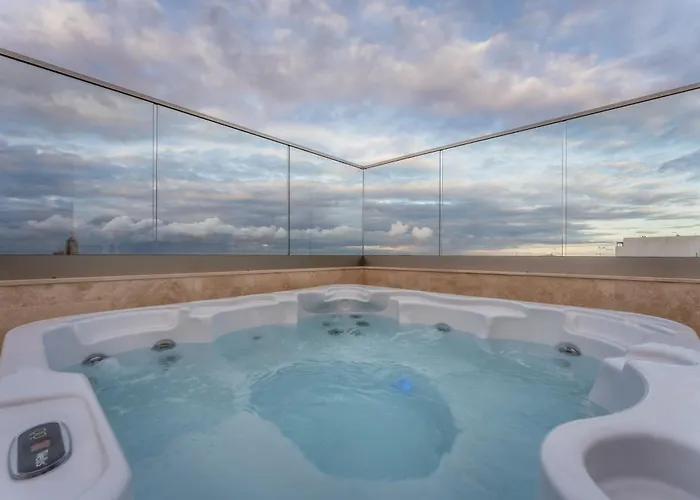 New - Only Unit 2, Modern 2-bedroom With Common Heated Jacuzzi By Sf Homes