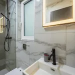 New - Only Unit 2, Modern 2-bedroom With Common Heated Jacuzzi By Sf Homes 아파트