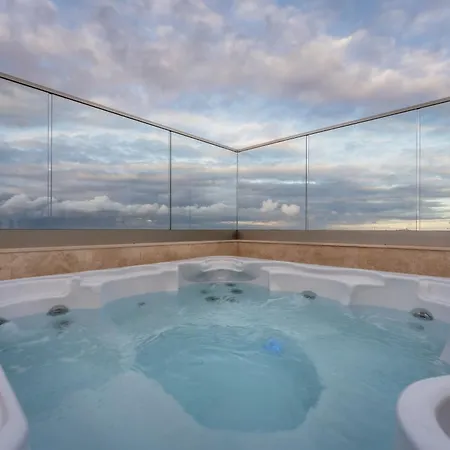 New - Only Unit 2, Modern 2-bedroom With Common Heated Jacuzzi By Sf Homes