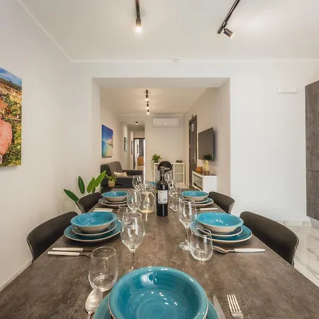 Apartment New - Only Unit 2, Modern 2-bedroom With Common Heated Jacuzzi By Sf Homes San Ġiljan