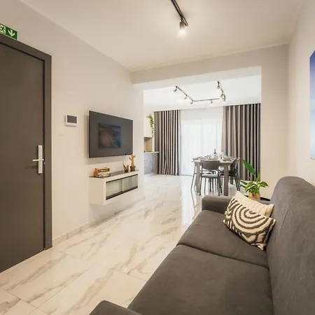 New - Only Unit 2, Modern 2-bedroom With Common Heated Jacuzzi By Sf Homes San Ġiljan