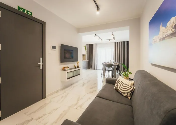 New - Only Unit 2, Modern 2-bedroom With Common Heated Jacuzzi By Sf Homes San Ġiljan