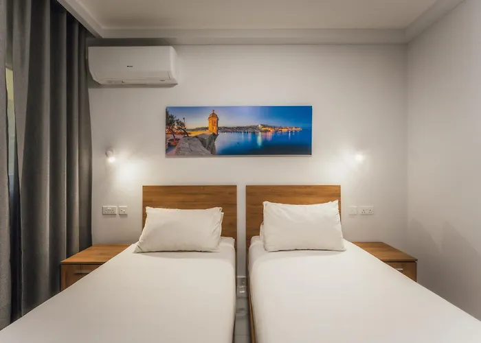 Apartman New - Only Unit 2, Modern 2-bedroom With Common Heated Jacuzzi By Sf Homes San Ġiljan