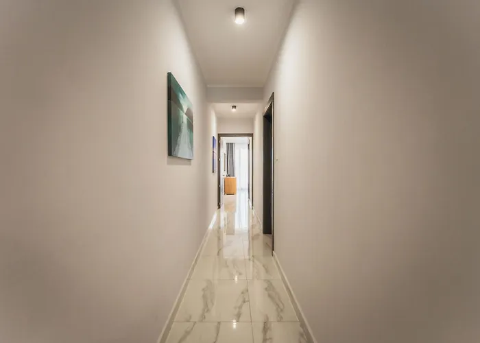 New - Only Unit 2, Modern 2-bedroom With Common Heated Jacuzzi By Sf Homes Apartman *