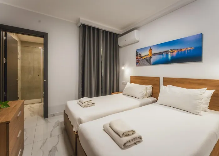 Apartman New - Only Unit 2, Modern 2-bedroom With Common Heated Jacuzzi By Sf Homes *