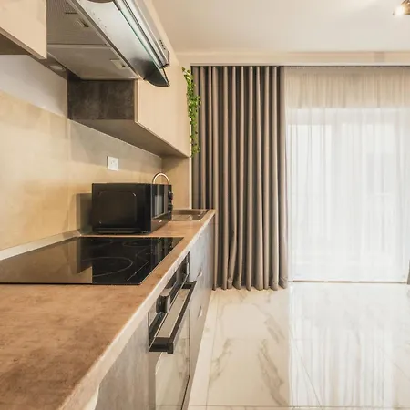 New - Only Unit 2, Modern 2-bedroom With Common Heated Jacuzzi By Sf Homes 아파트 *