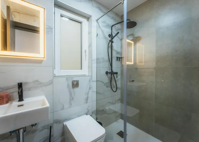 New - Only Unit 2, Modern 2-bedroom With Common Heated Jacuzzi By Sf Homes 아파트 Saint Julian's